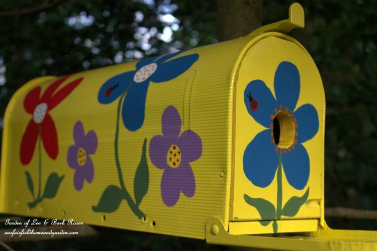 mailbox birdhouse