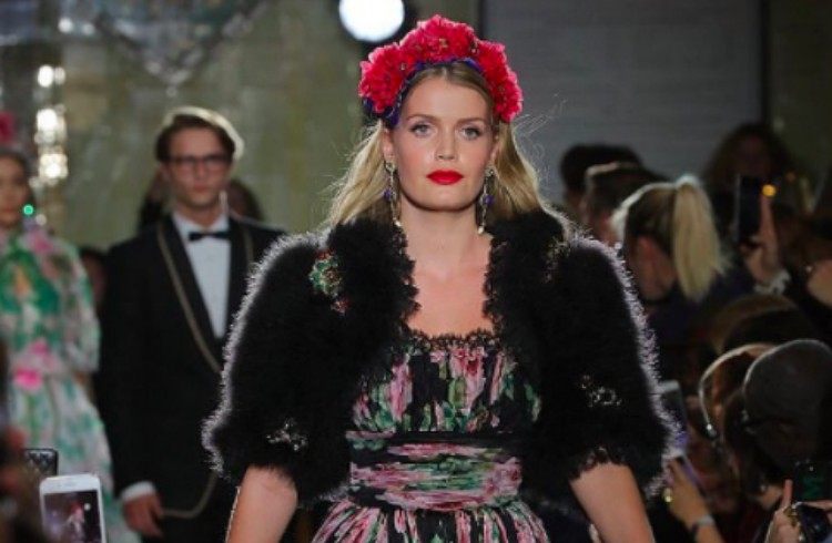 Lady Kitty Spencer on catwalk