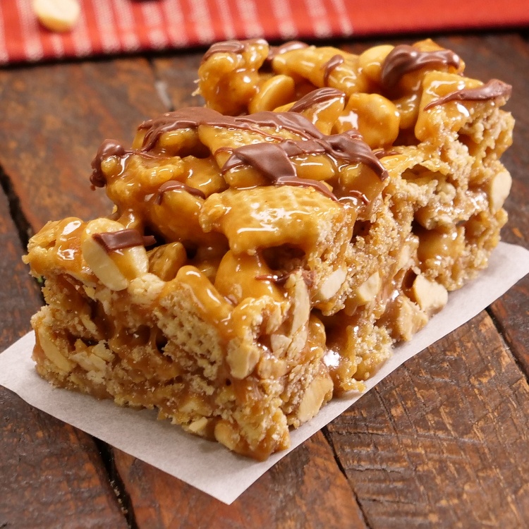 Tempting bars loaded with crispy Chex® cereal, gooey caramel, and rich chocolate & peanut butter. You don't need an oven to make these last-minute party treats.