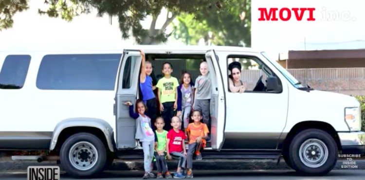Natalie Suleman in van with octuplets