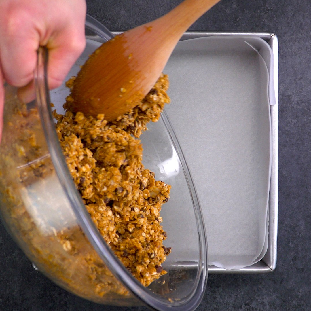 Soft & chewy homemade granola bars full of oats, peanut butter, chocolate chips, almonds, and cinnamon -- better than anything you'll find in a box, bar none.