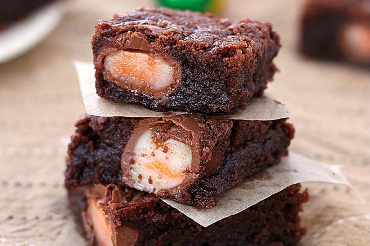 Cadbury Egg Brownies