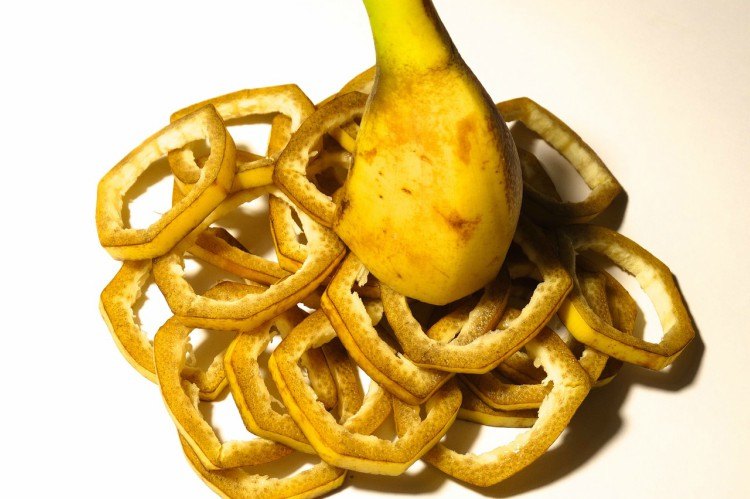 dried banana peels