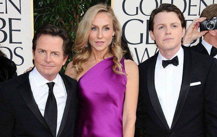 Pic of Michael J. Fox, wife, and son.