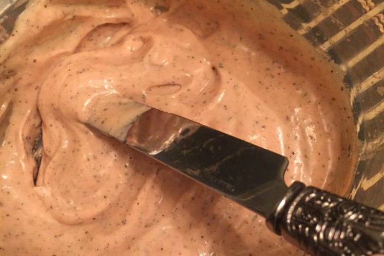 Image of dipping sauce.