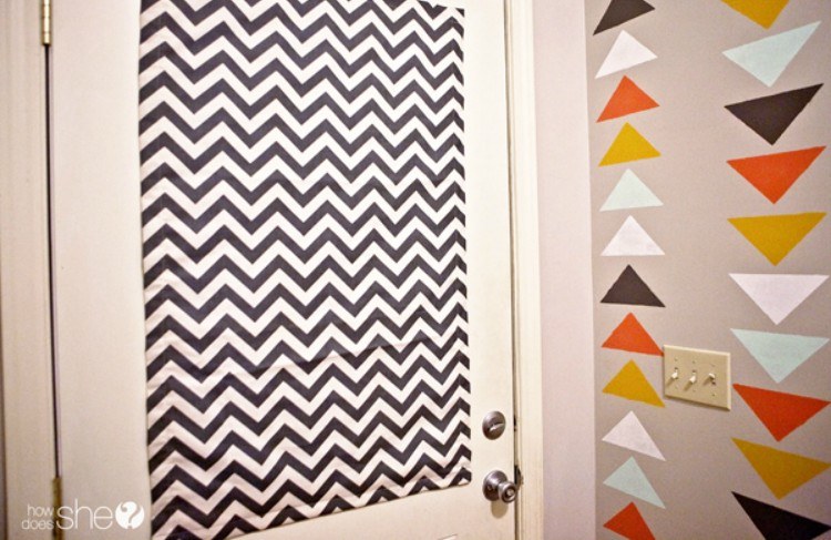 view of magnetic curtain on door