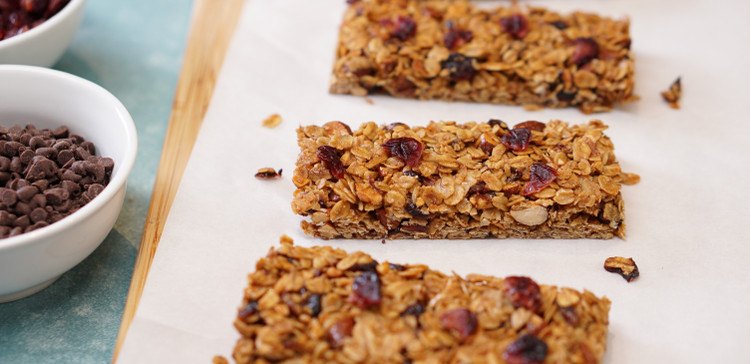 These oats n' honey granola bars are loaded with almonds & cranberries, taste like granola clusters, and are strong enough to stand up to a trip in a backpack.