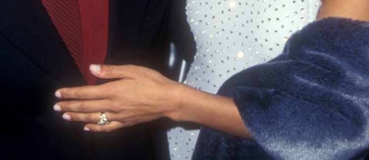 Image of Jennifer Lopez old engagement ring