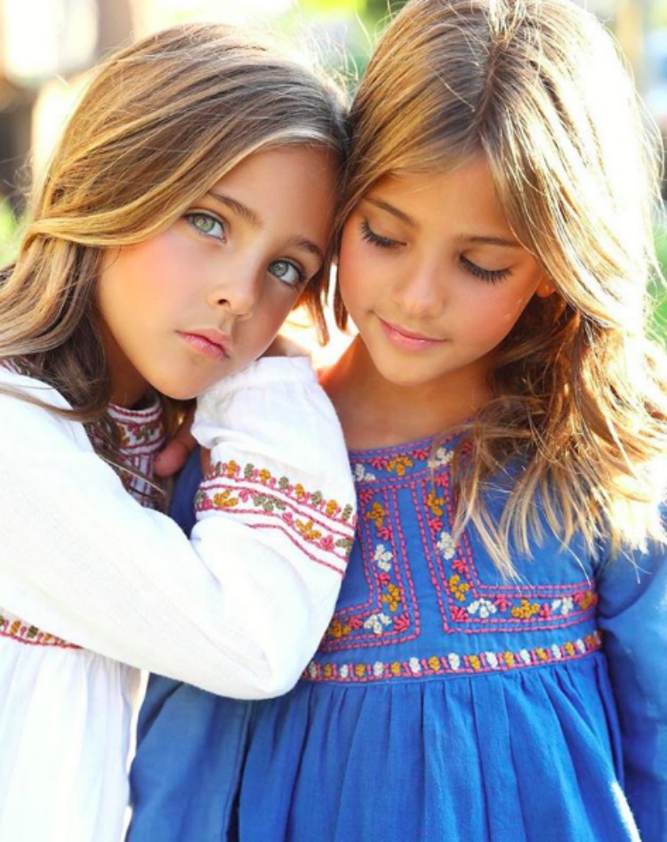 Image of the Clements twins