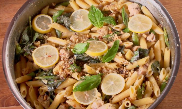 one pan lemon garlic chicken pasta